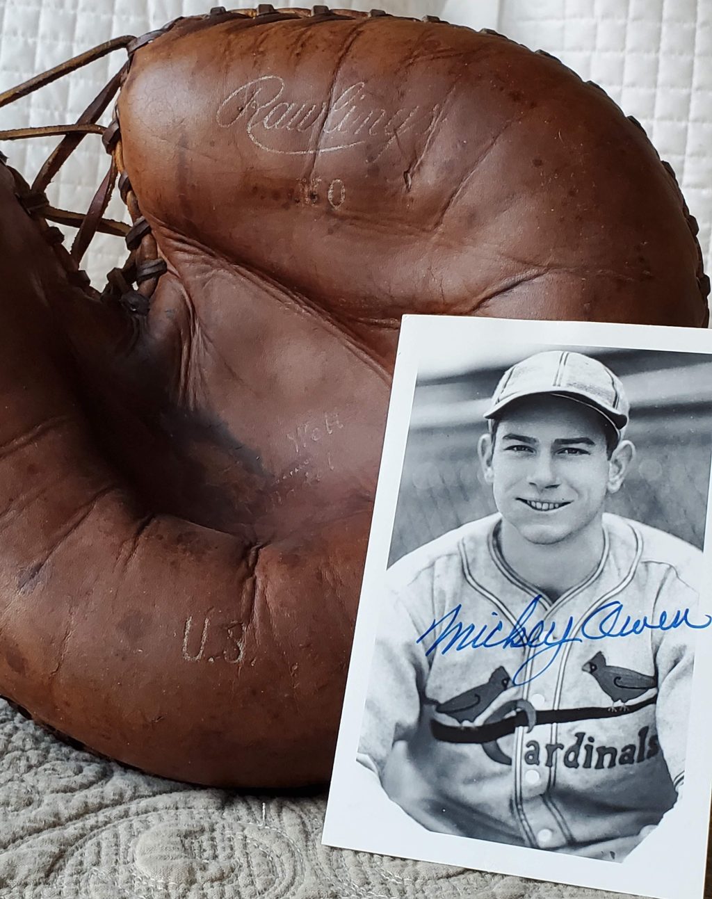Vintage Leather: Catching a Rawlings Mickey Owen Signature&nbsp;Mitt
